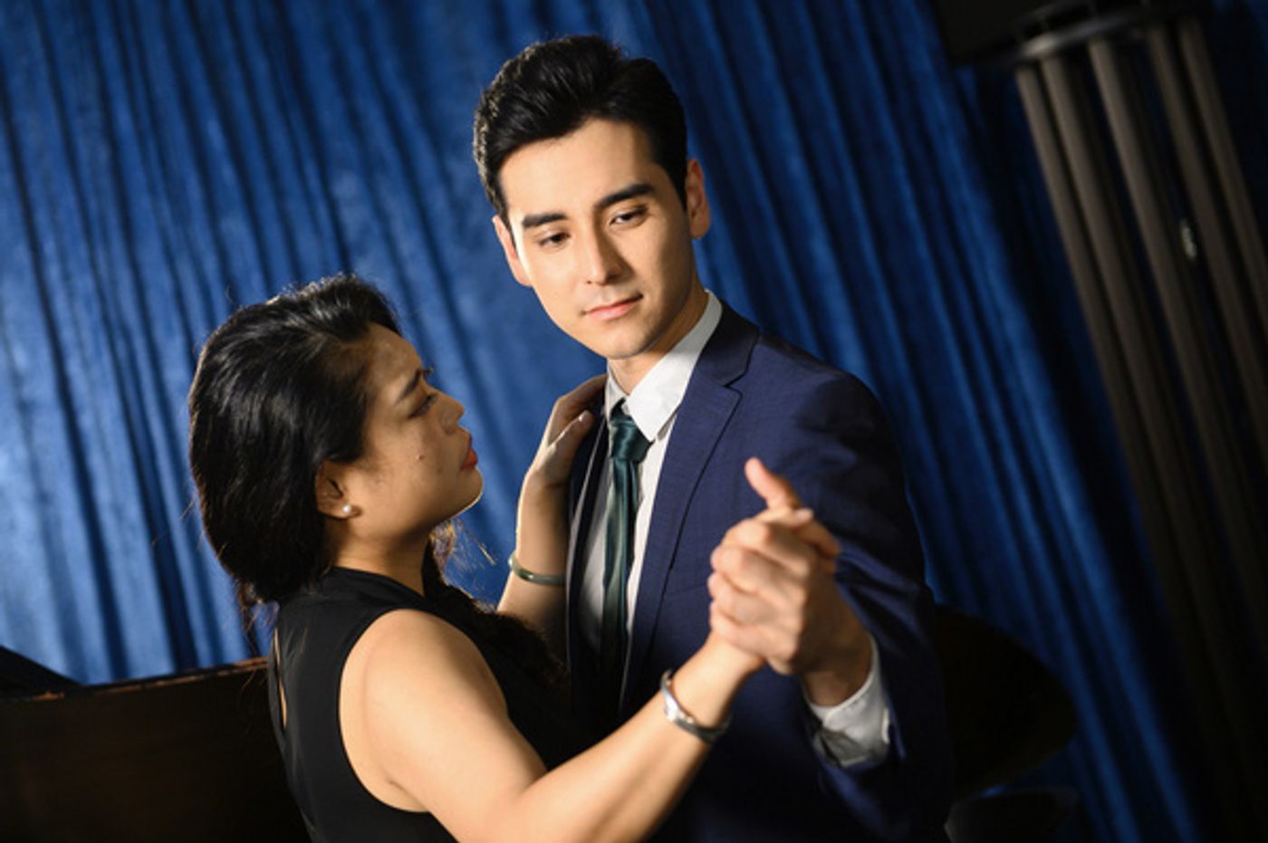 Photos: First Look at the Original Taiwan Company of NEXT TO NORMAL Photos: First Look at the Original Taiwan Company of NEXT TO NORMAL Image