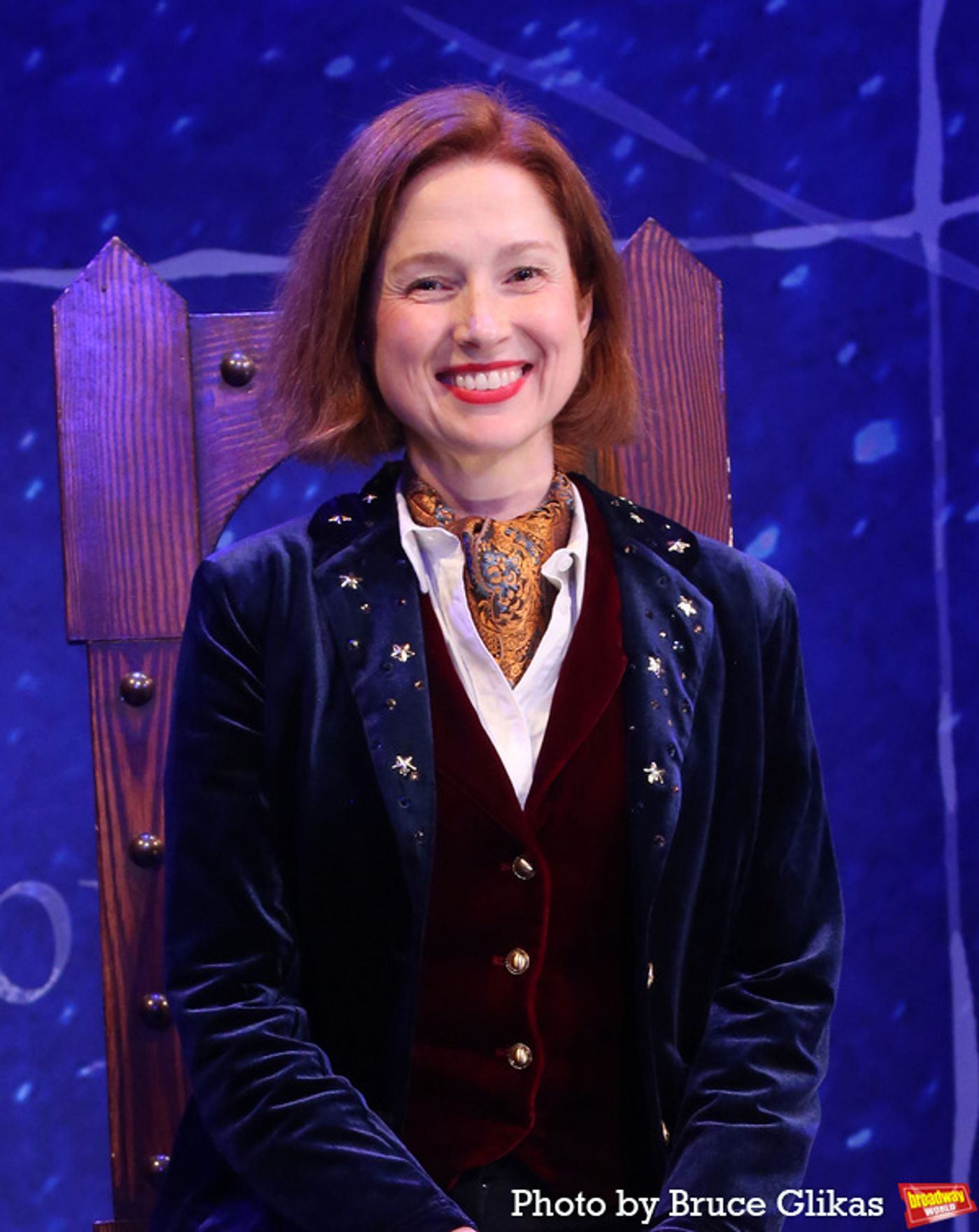 Photos: Ellie Kemper Joins the Cast of PETER PAN GOES WRONG  Image