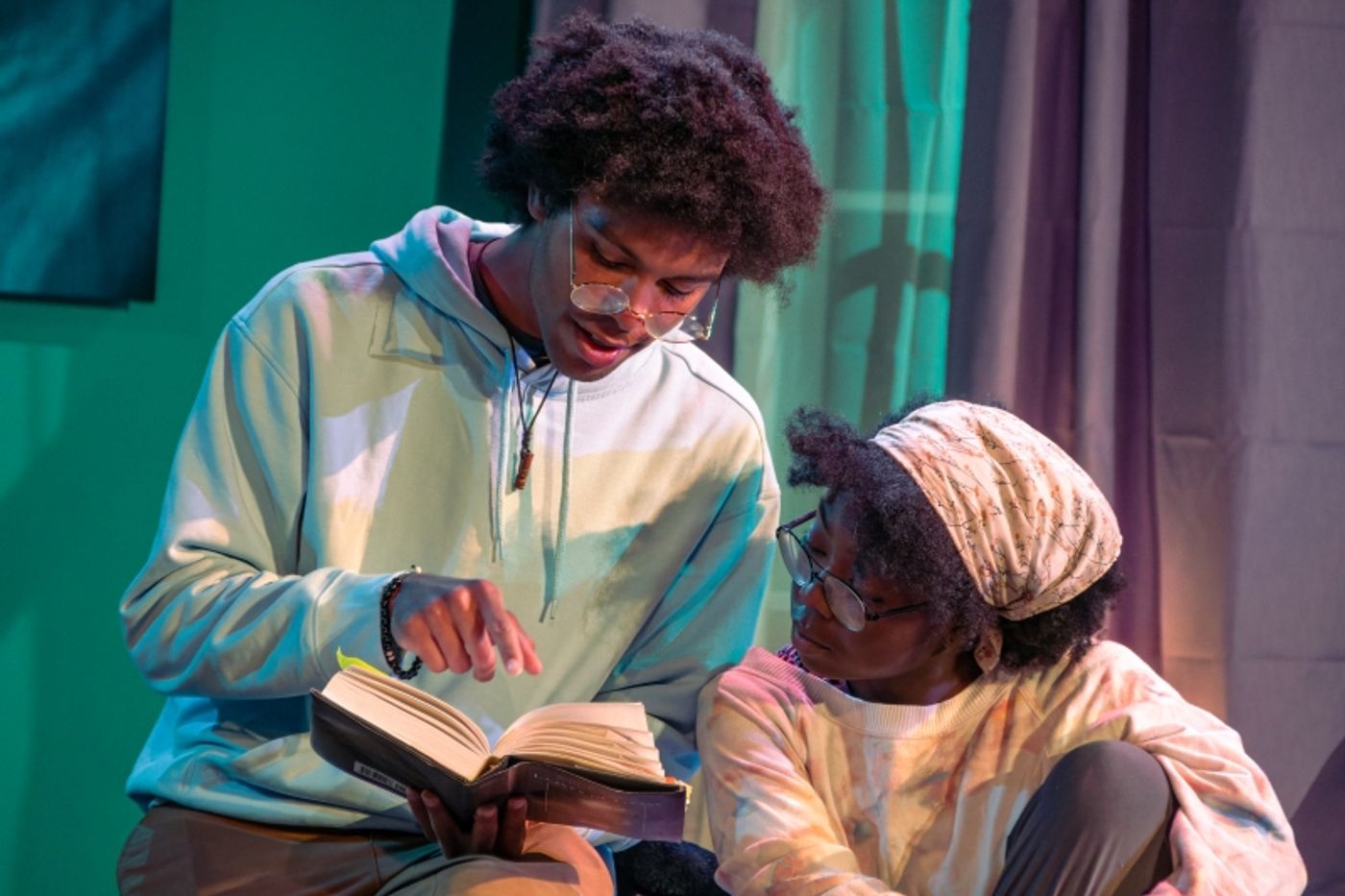 Review: I AND YOU at Theatre Charlotte  Image