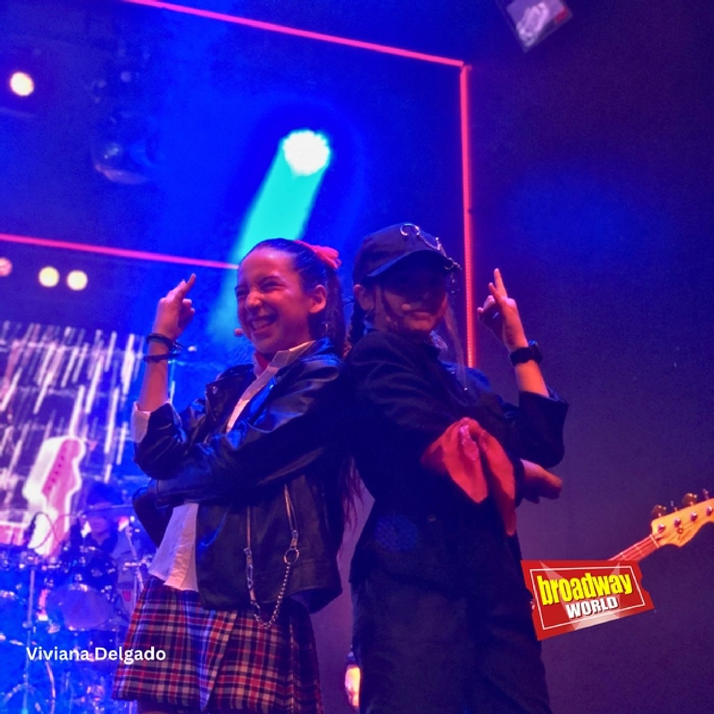 El joven elenco de SCHOOL OF ROCK celebra el final de curso El joven elenco de SCHOOL OF ROCK celebra el final de curso Image