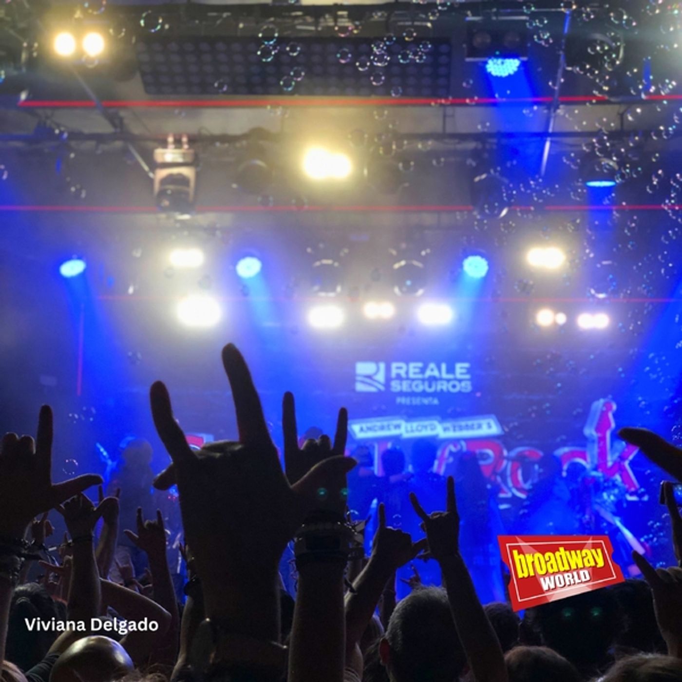 El joven elenco de SCHOOL OF ROCK celebra el final de curso El joven elenco de SCHOOL OF ROCK celebra el final de curso Image