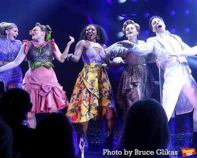 Briga Heelan, Tess Soltau, Aisha Jackson, Jennifer Simard and Justin Guarini Photo