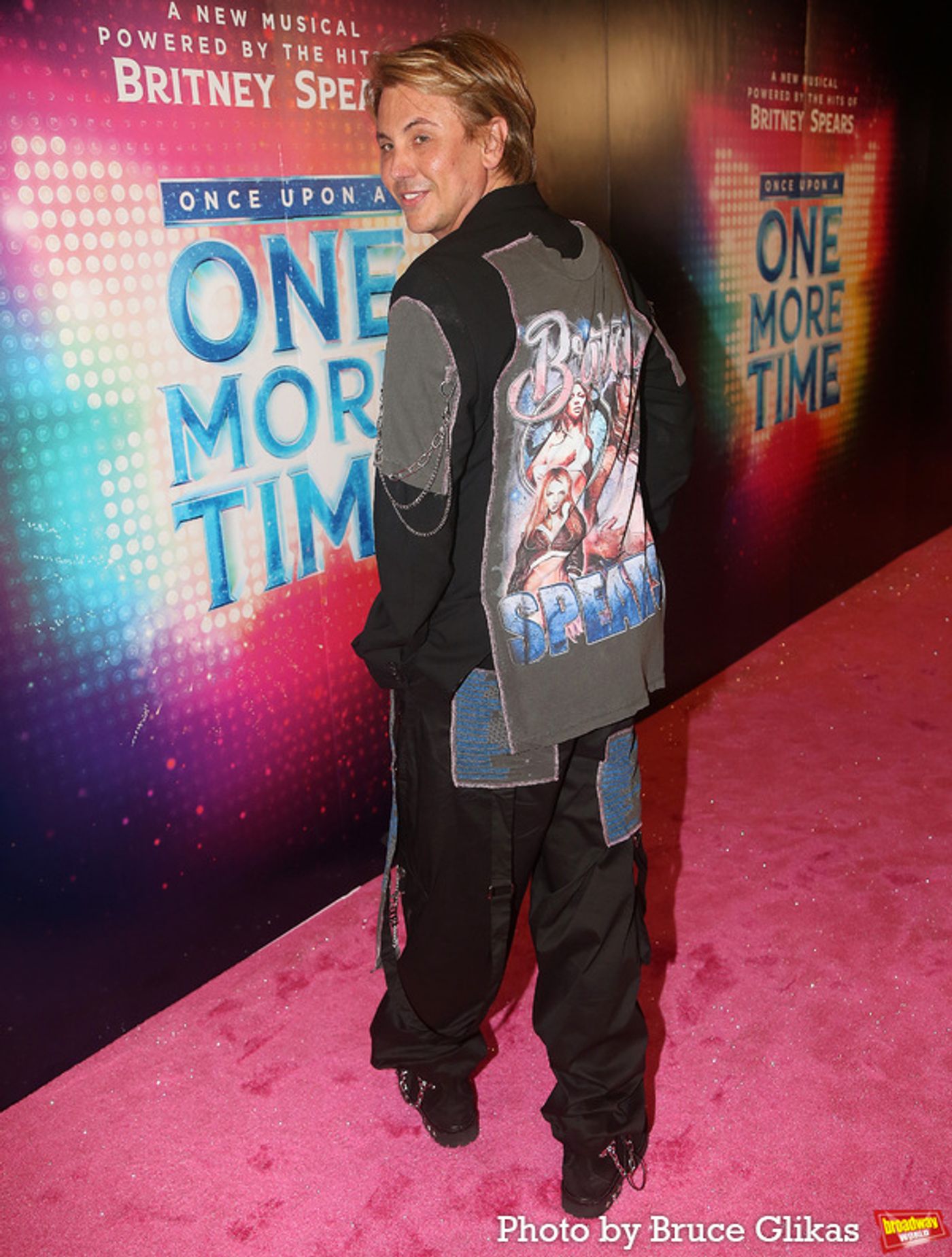 Photos: Stars Walk the Pink Carpet at ONCE UPON A ONE MORE TIME Opening Night!  Image