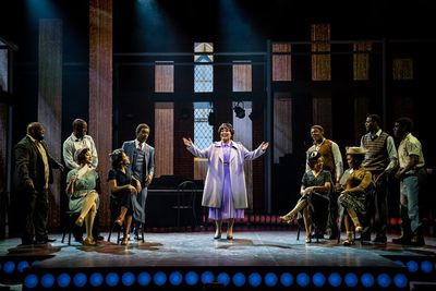 Donnie Hammond and cast  Photo