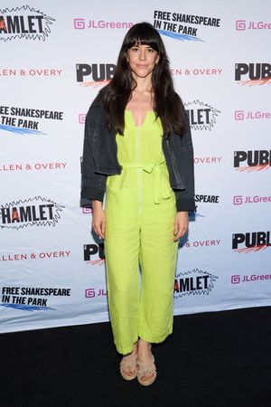 Zoë Winters                                 Photo