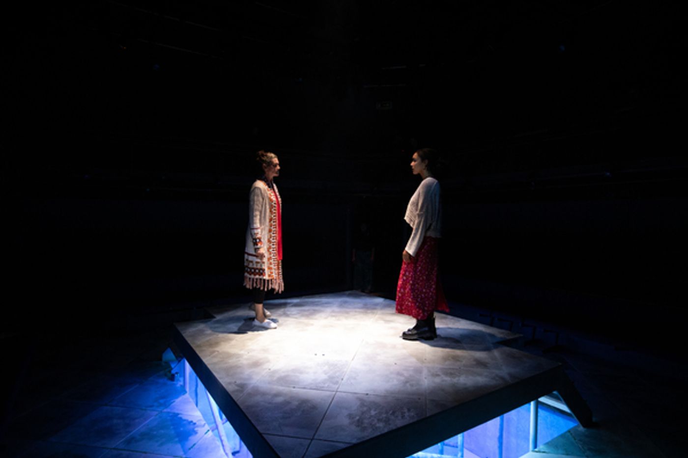 Photos: First Look at THE SWELL World Premiere at Orange Tree Theatre  Image