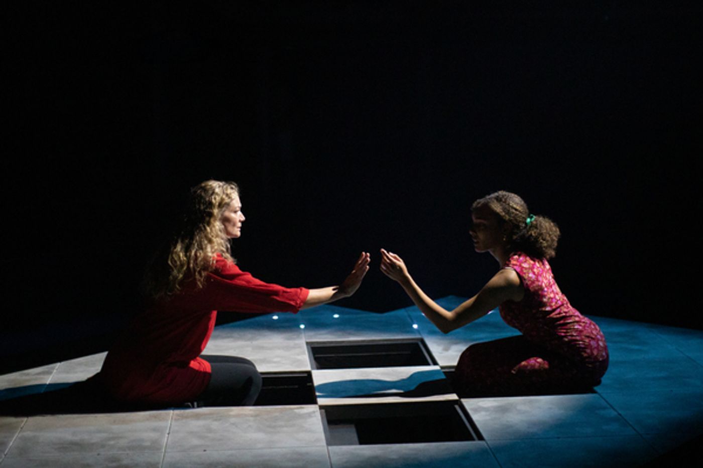 Photos: First Look at THE SWELL World Premiere at Orange Tree Theatre  Image