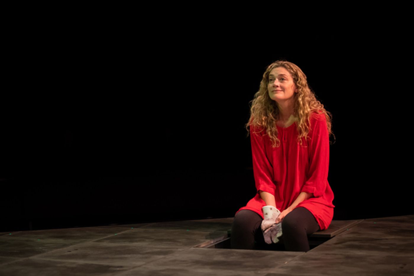 Photos: First Look at THE SWELL World Premiere at Orange Tree Theatre  Image