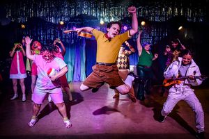(front center) Frankie Leo Bennett with (left to right) Kelcy Taylor, Quinn Simmons, Isabel Cecilia García, Nataki Rennie, Nicky Mendelsohn, Maddison Denault, David Lipschutz and Sarah Patin @ BroadwayWorld (front center) Frankie Leo Bennett with (left to right) Kelcy Taylor, Quinn Simmons, Photo