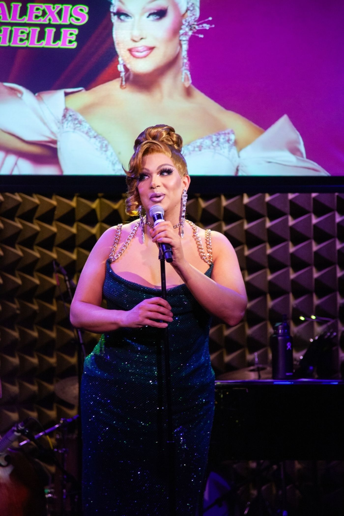 Review: ALEXIS MICHELLE Aces Joe's Pub Debut  Image