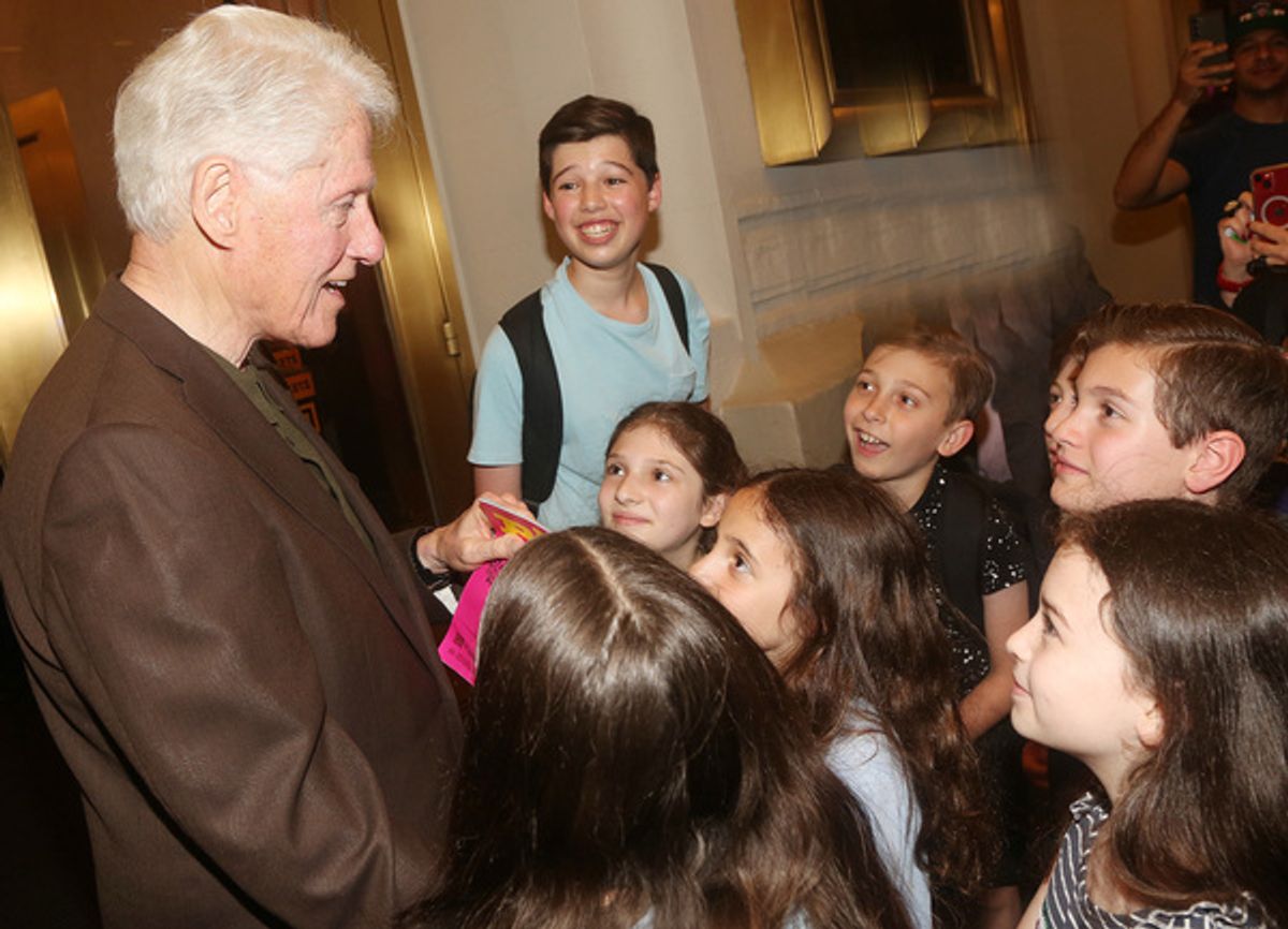 Bill Clinton with the kids of'Leopoldstadt at 