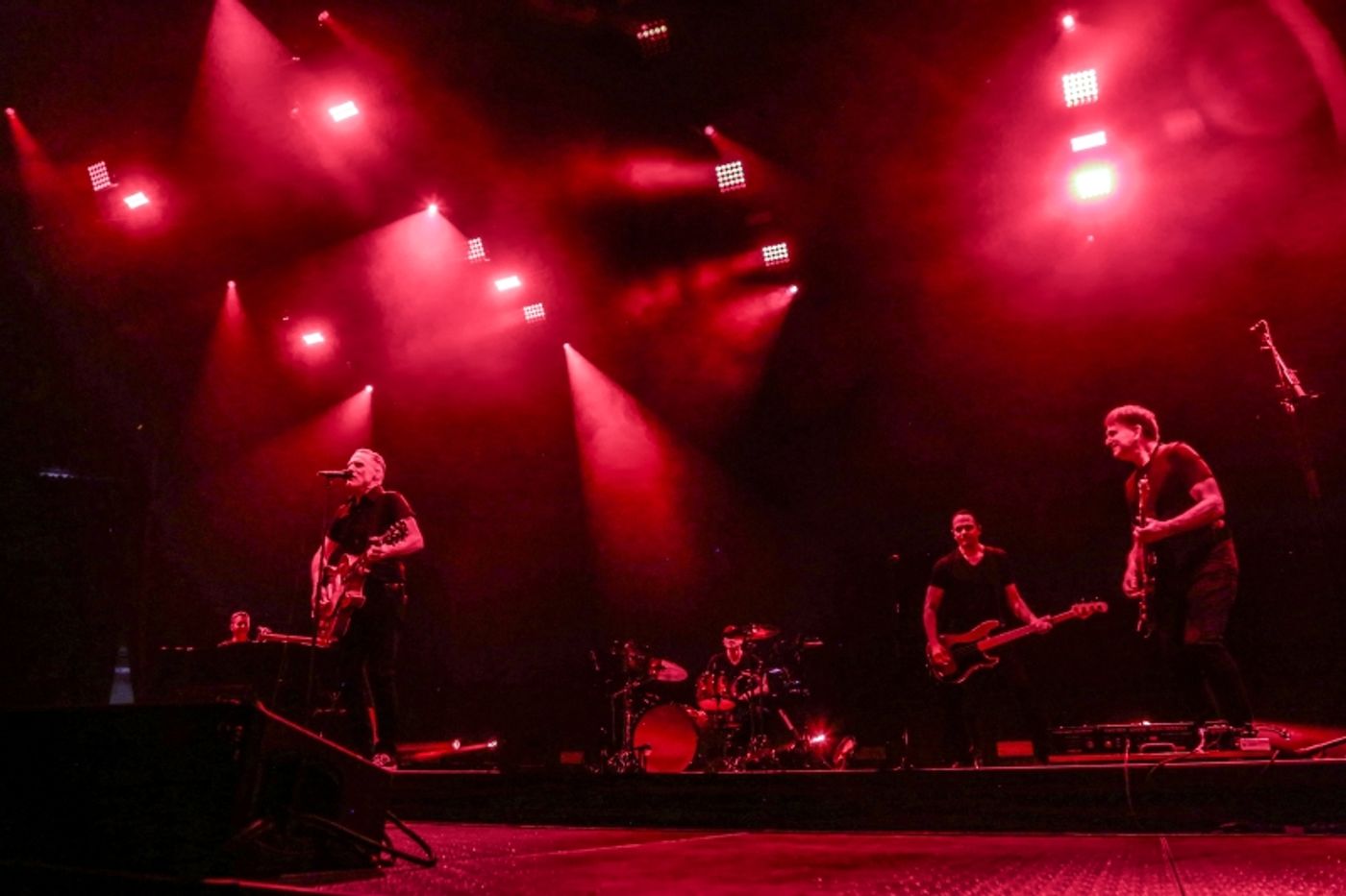 Review: Bryan Adams SO HAPPY IT HURTS Tour at Xcel Energy Center  Image