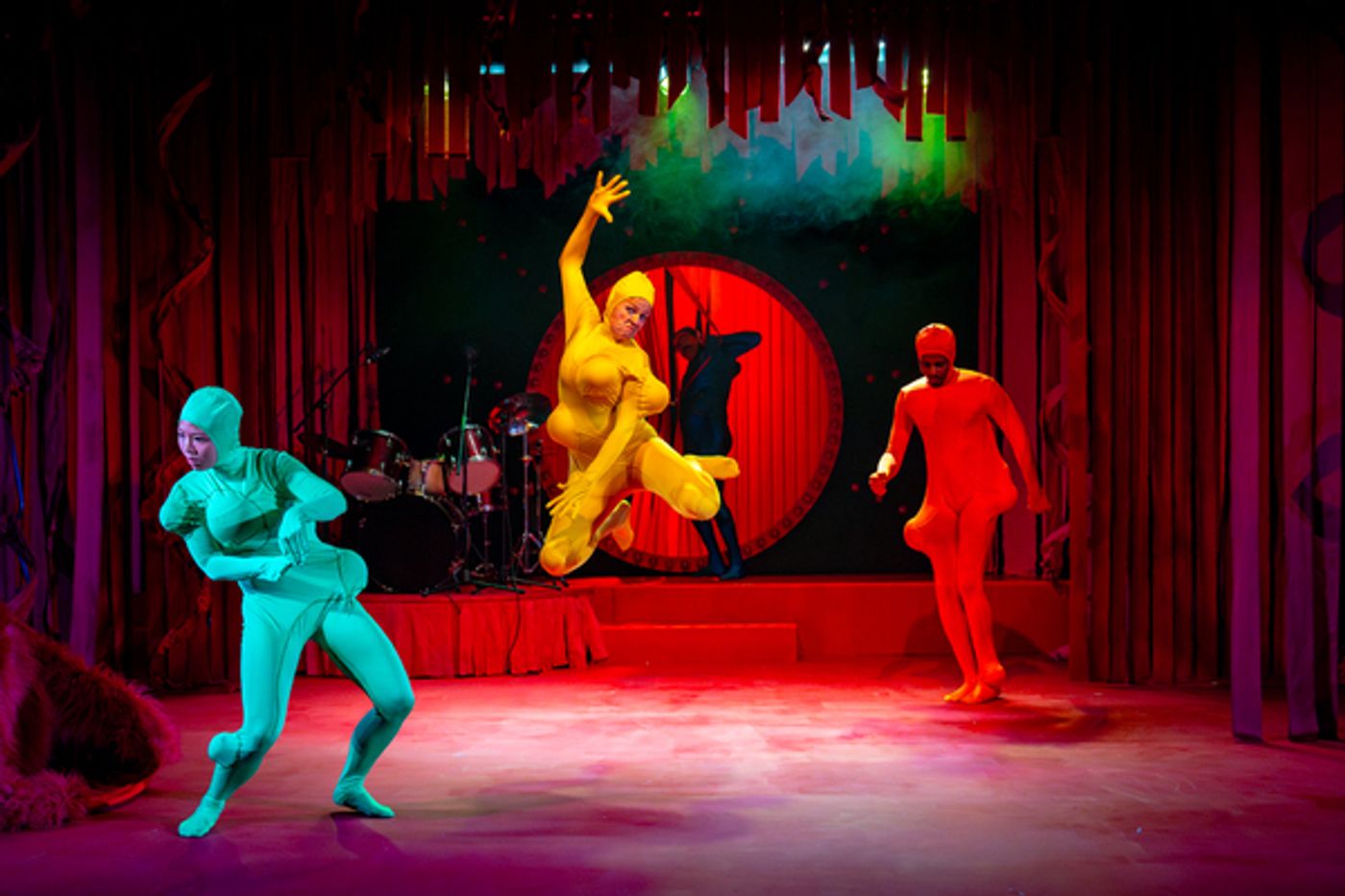 Photos: First Look at Polka Theatre's HAIRY at the Pavilion Theatre Photos: First Look at Polka Theatre's HAIRY at the Pavilion Theatre Image