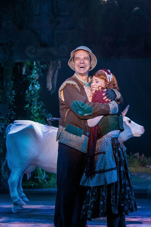 Aaron Galligan-Stierle as the Baker and Lindsay Nicole Chambers  Photo