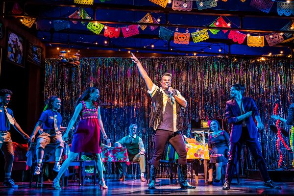 Leon Craig and the Company of IN DREAMS Photo