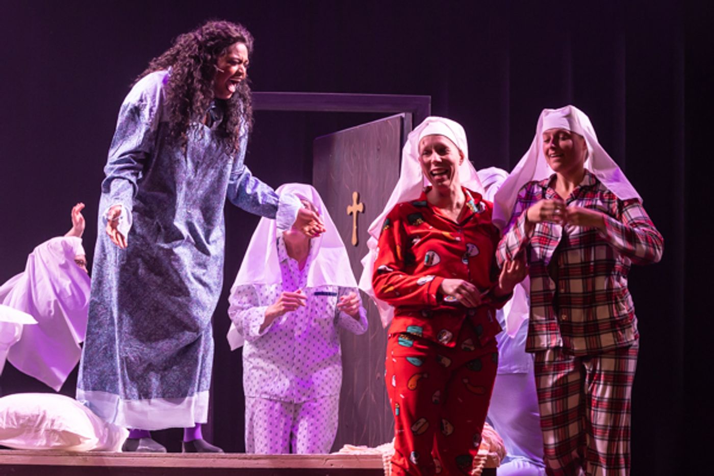 Photos: First Look at MTVarts' SISTER ACT  Image