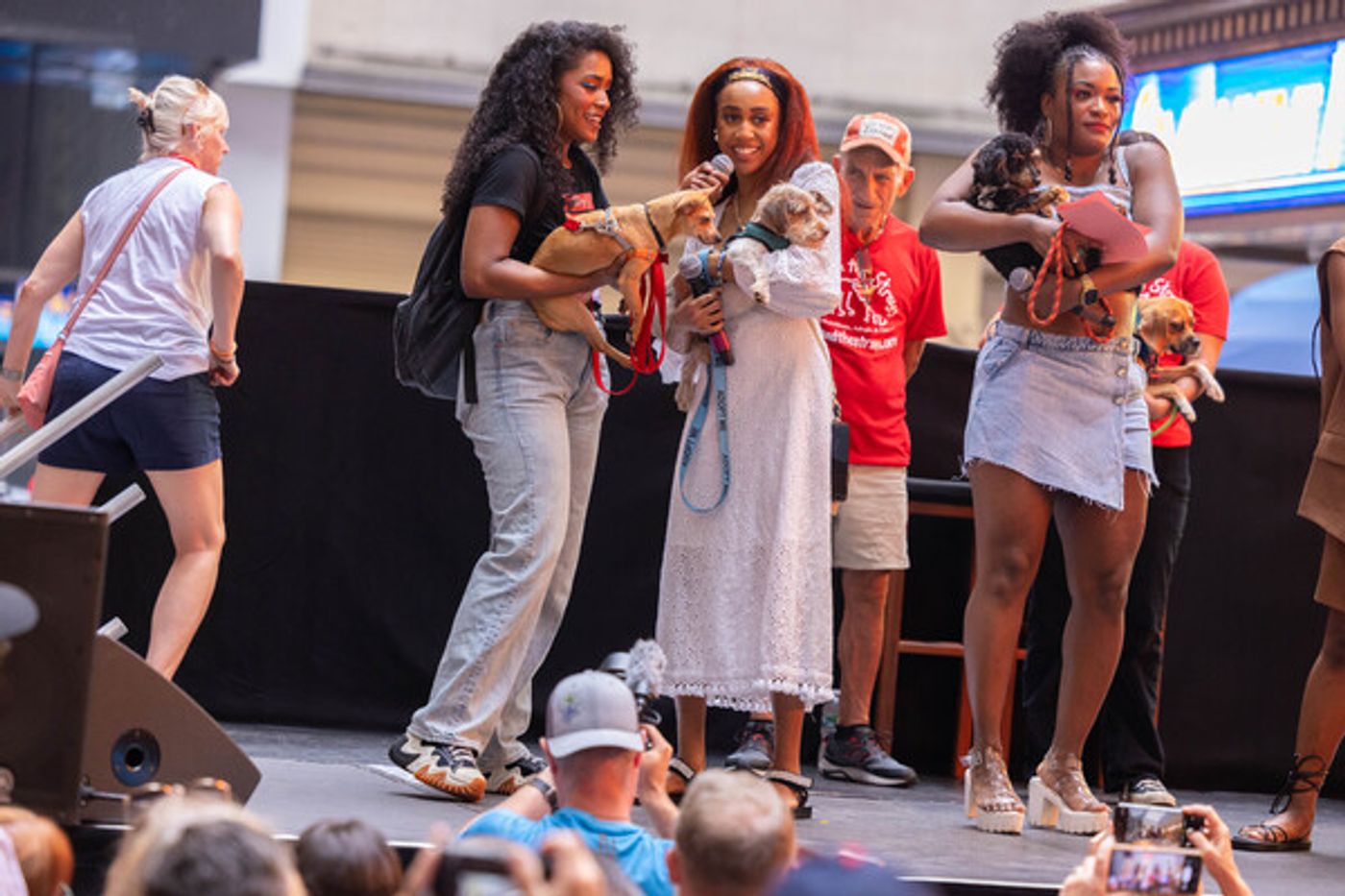 Photos: Inside the 25th Annual BROADWAY BARKS Adoption Event  Image
