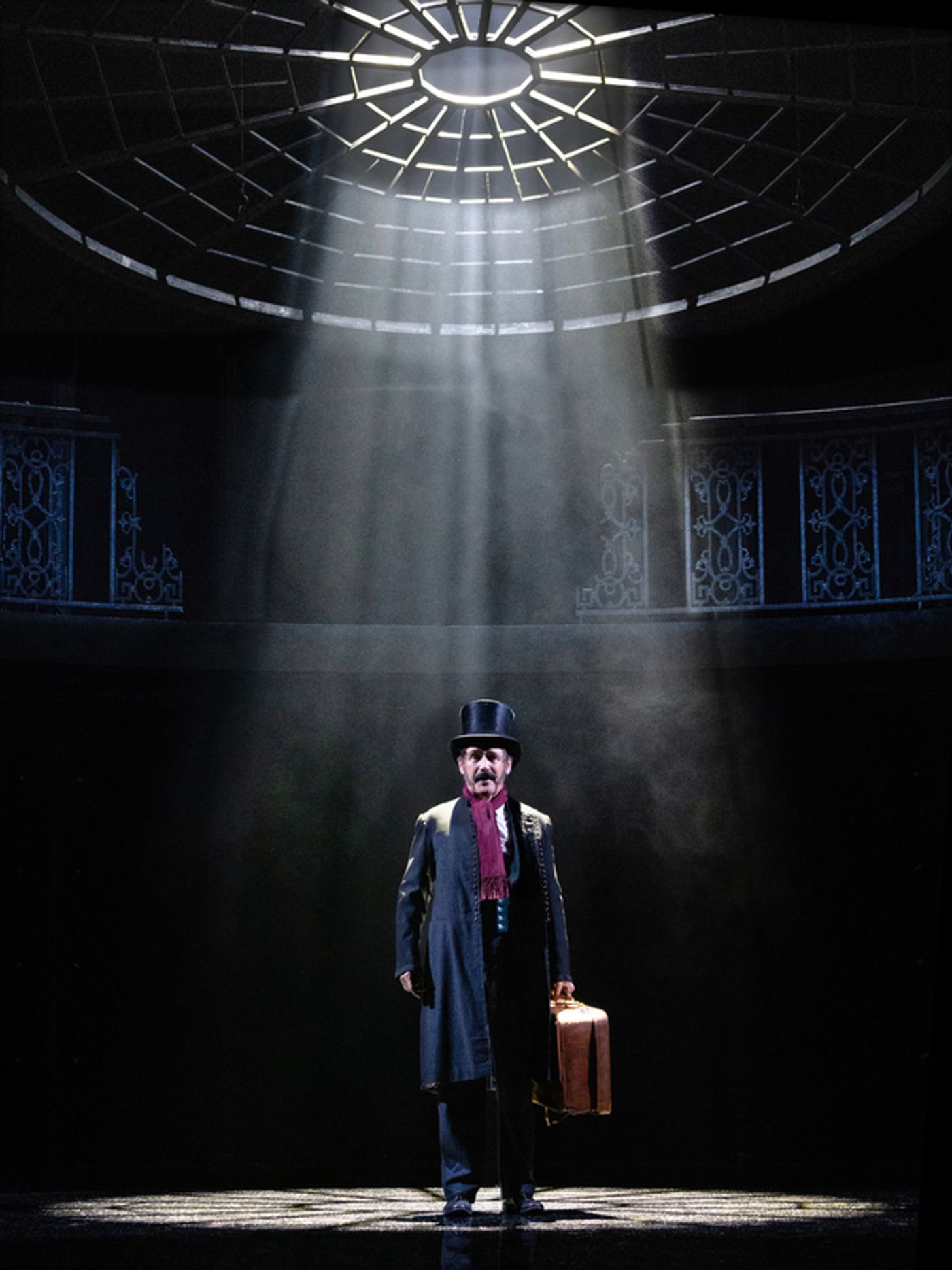 Photos: First Look at Mark Rylance in DR SEMMELWEIS at the Harold Pinter Theatre  Image