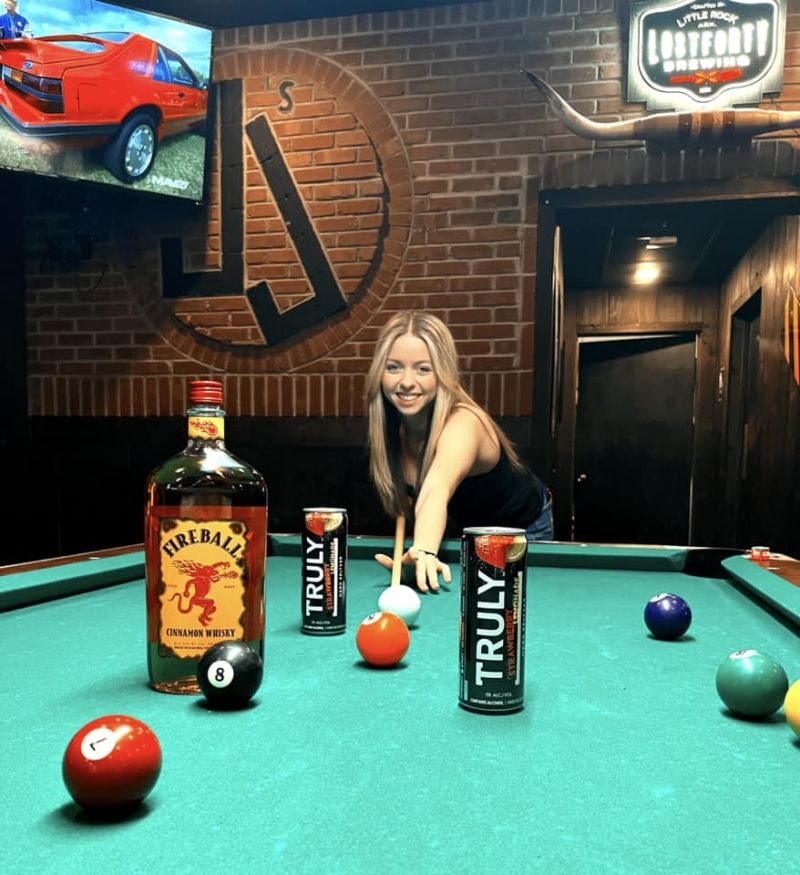 Feature: 2COUNTRY4NASHVILLE at JJ's Grill Fort Smith  Image