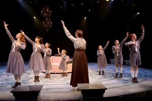 Desi Oakley and cast Photo