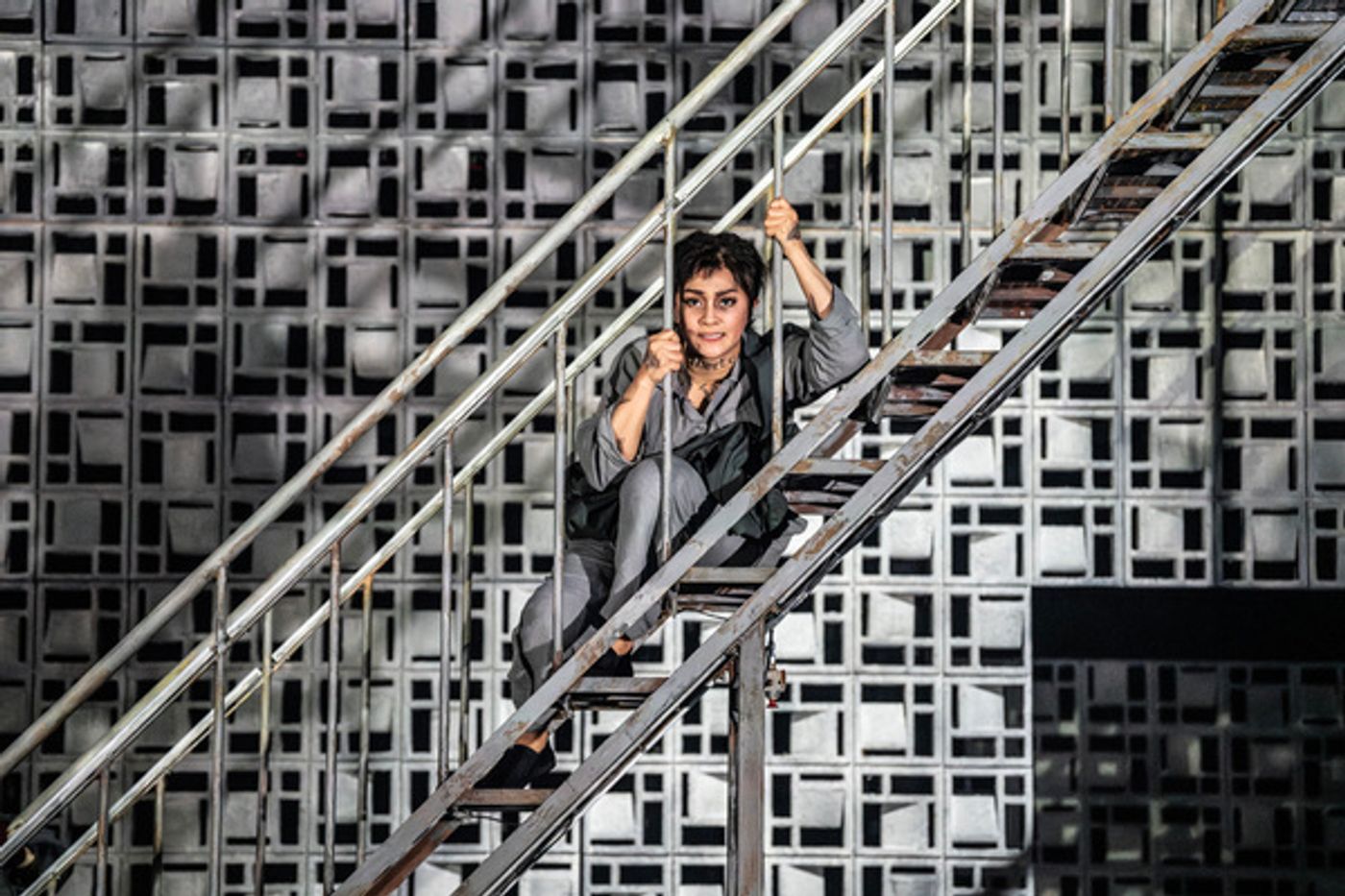 Photos: First Look at Non-Replica MISS SAIGON with the First Female Engineer  Image