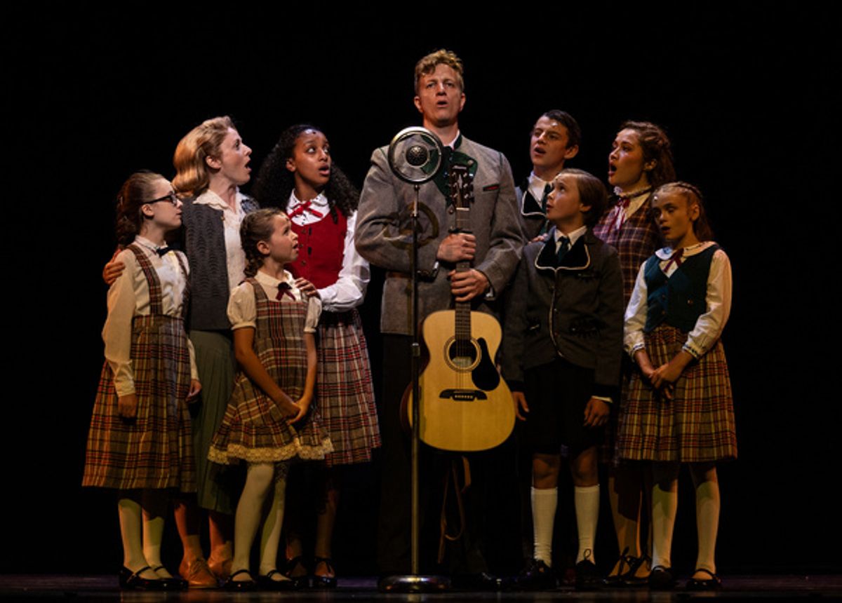 Von Trapp Family (Hayley Podschun & Jeremy Landon Hays & the children) at 