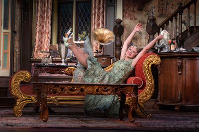 Laura Bell Bundy (Sylvia)
 Photo