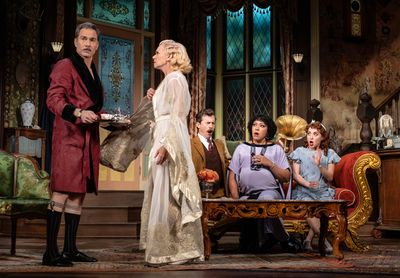  Eric McCormack (Beau), Laura Bell Bundy (Sylvia), Alex Moffat (Clarke), Lilli Cooper Photo