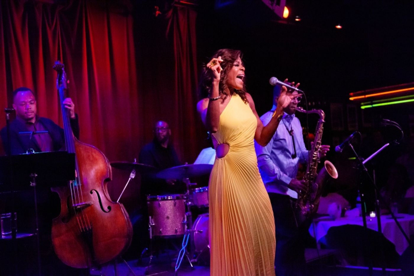 Review: NICOLE HENRY Packs The House For Birdland Debut Review: NICOLE HENRY Packs The House For Birdland Debut Image