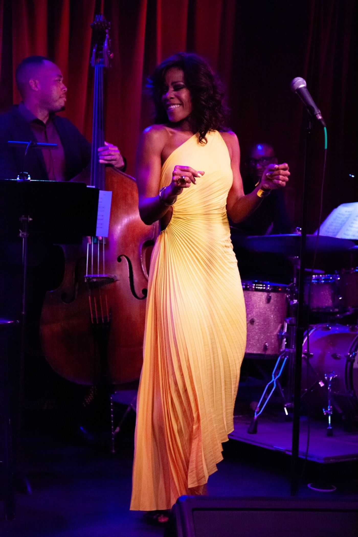 Review: NICOLE HENRY Packs The House For Birdland Debut Review: NICOLE HENRY Packs The House For Birdland Debut Image