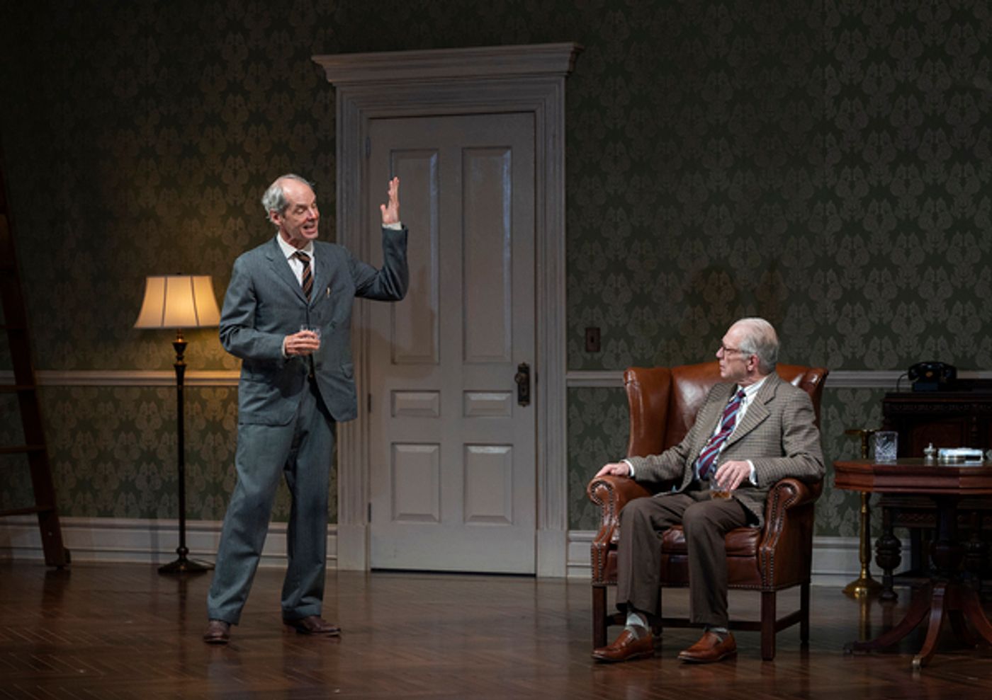 Photos: First Look at NO MAN'S LAND at Steppenwolf Theatre  Image