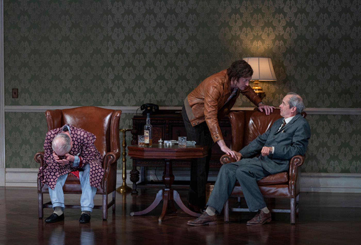 Photos: First Look at NO MAN'S LAND at Steppenwolf Theatre  Image