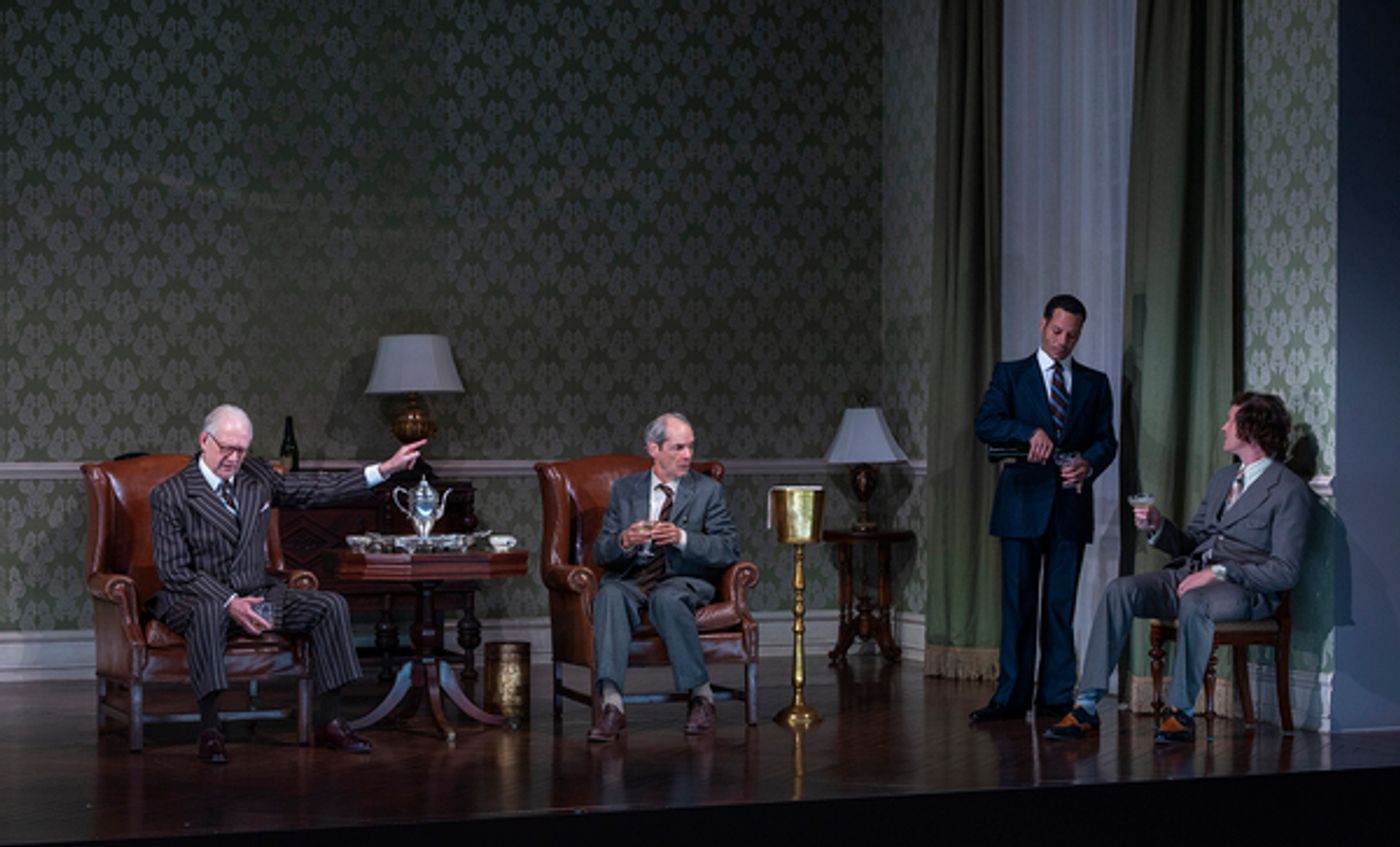 Photos: First Look at NO MAN'S LAND at Steppenwolf Theatre  Image