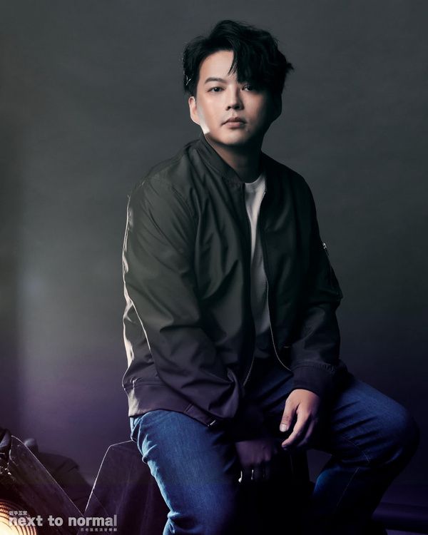 Photos: First Look at the Taiwan Cast of NEXT TO NORMAL In Costume  Image