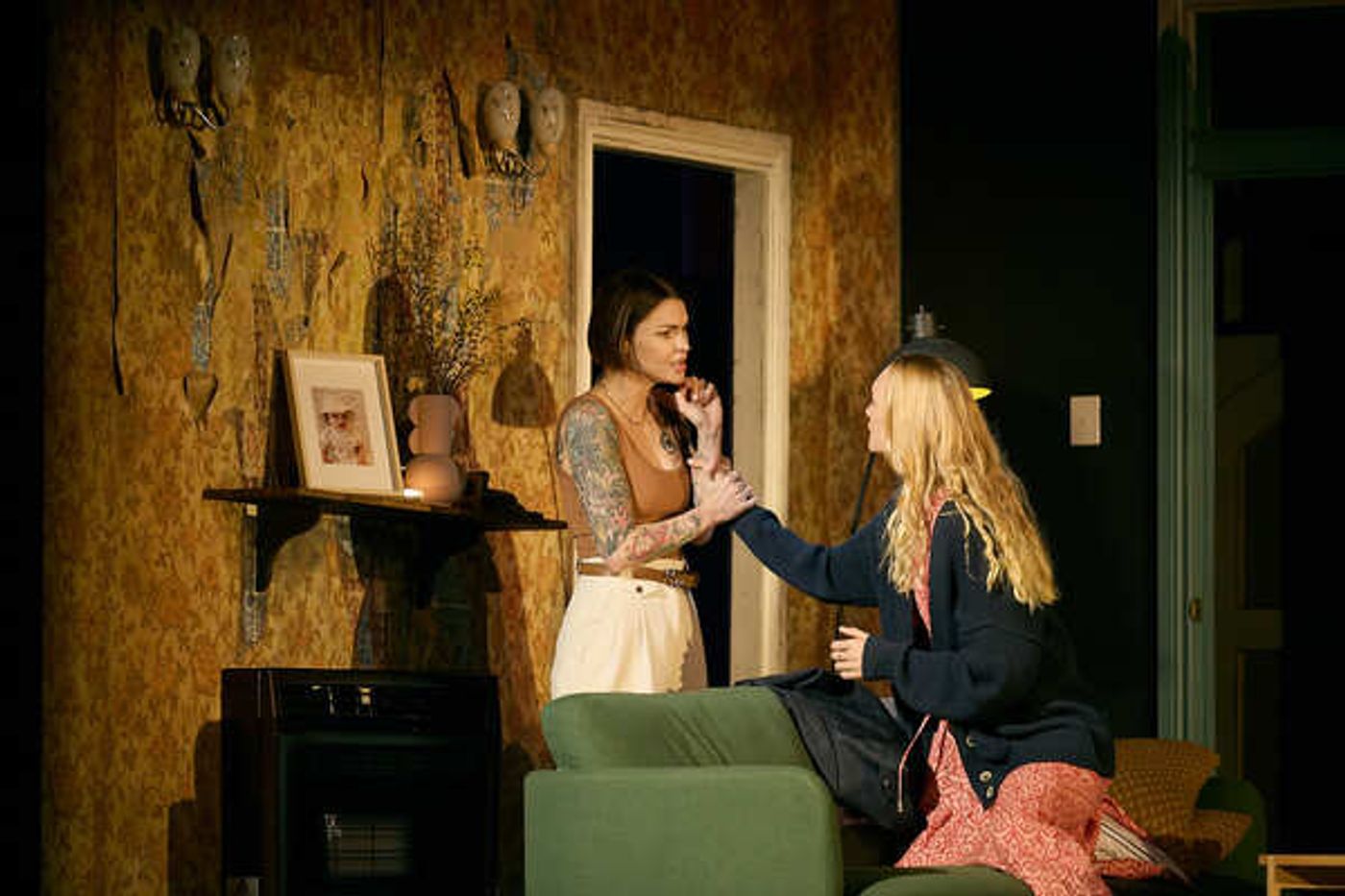 Photos: First Look at 2:22 - A GHOST STORY at Melbourne's Her Majesty's Theatre Photos: First Look at 2:22 - A GHOST STORY at Melbourne's Her Majesty's Theatre Image