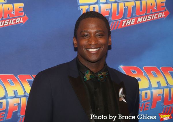 Photos: The Cast of BACK TO THE FUTURE Walks The Red Carpet For Their Gala Performance — photo 28 of 92
