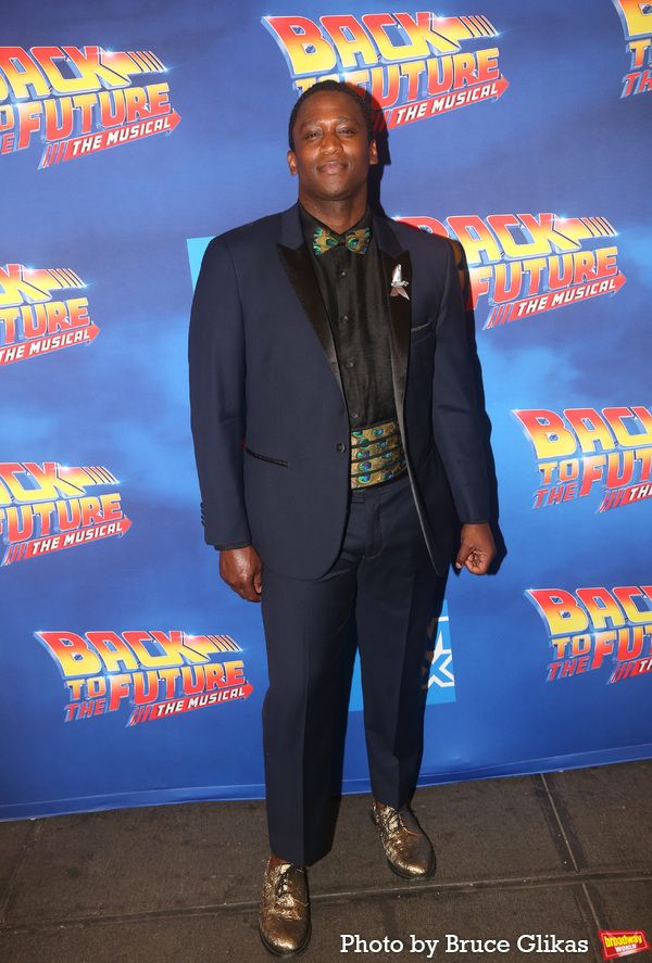 Photos: The Cast of BACK TO THE FUTURE Walks The Red Carpet For Their Gala Performance — photo 29 of 92