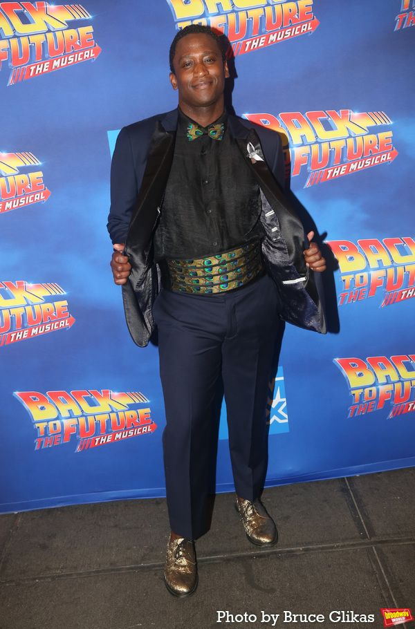 Photos: The Cast of BACK TO THE FUTURE Walks The Red Carpet For Their Gala Performance — photo 30 of 92