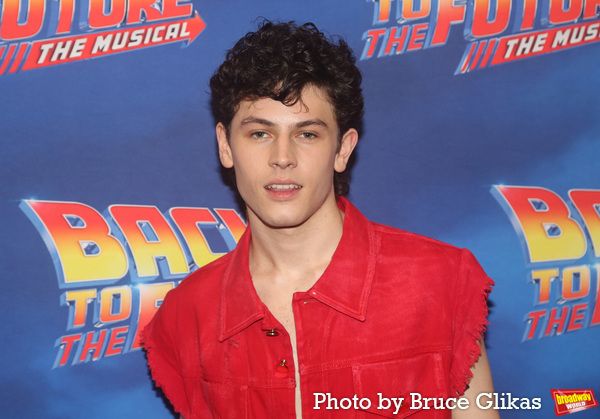 Photos: The Cast of BACK TO THE FUTURE Walks The Red Carpet For Their Gala Performance — photo 14 of 92