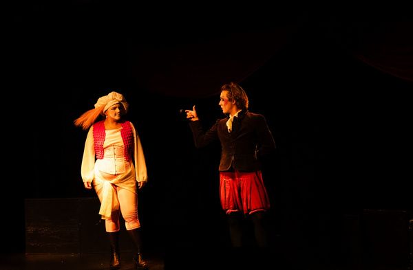 Jessica Lausell as Cesario, Maximilian Johnsson as Malvolio Photo