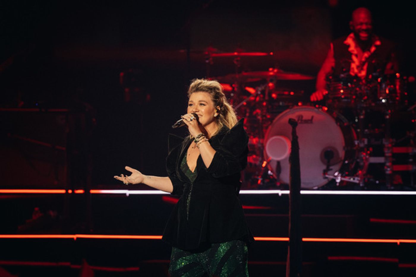 Photos: See a First Look at Kelly Clarkson's Las Vegas Residency  Image