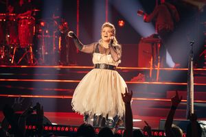 Kelly Clarkson @ BroadwayWorld Kelly Clarkson Photo