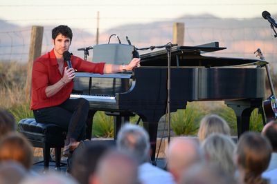 Darren Criss Photo