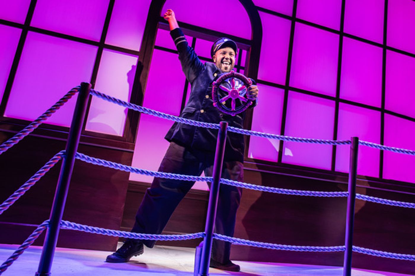 Photos: First Look at Jackie Burns as Céline Dion in TITANIQUE  Image