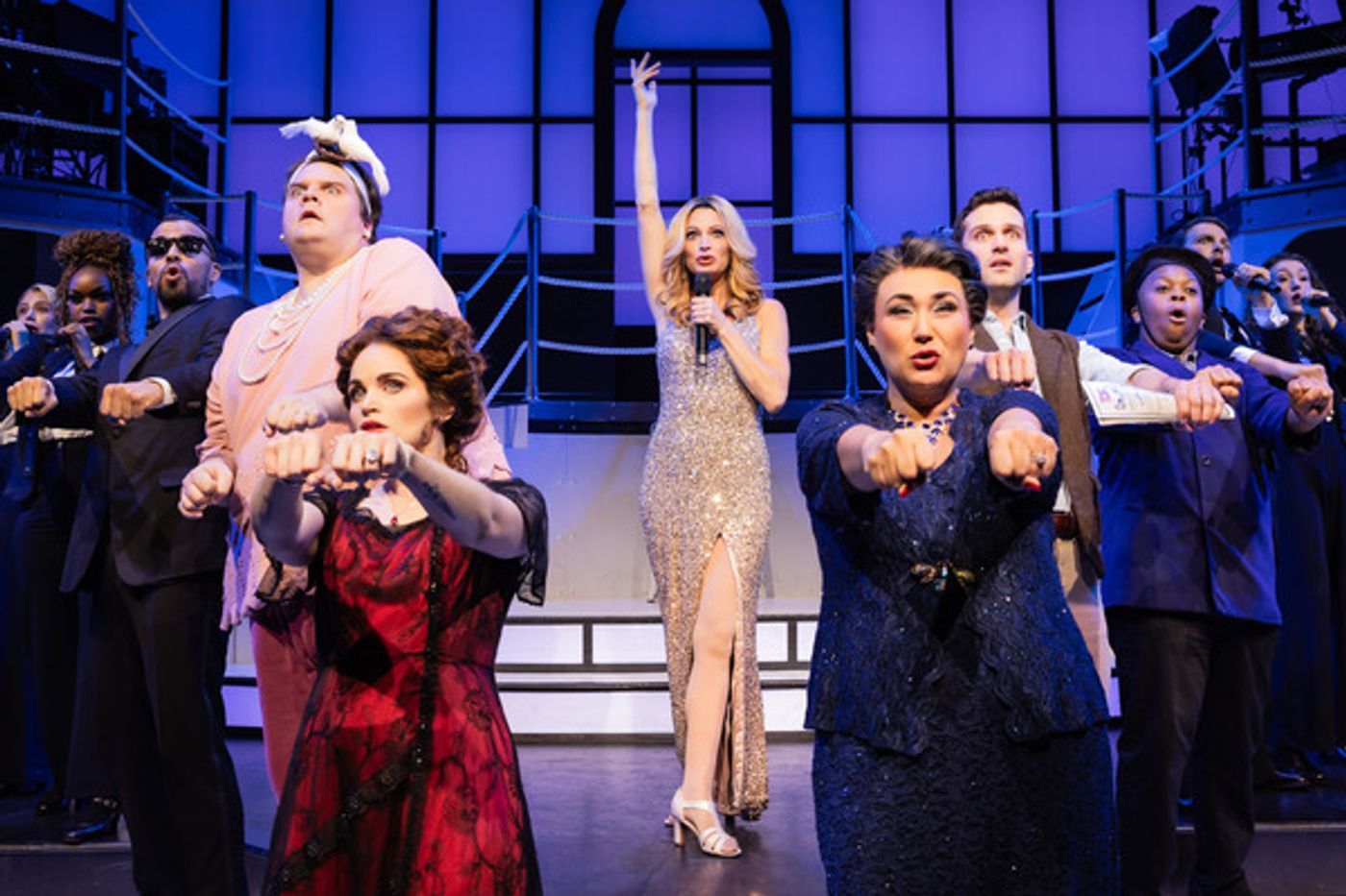 Photos: First Look at Jackie Burns as Céline Dion in TITANIQUE  Image