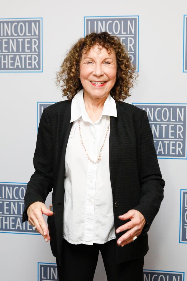 Rhea Perlman Photo