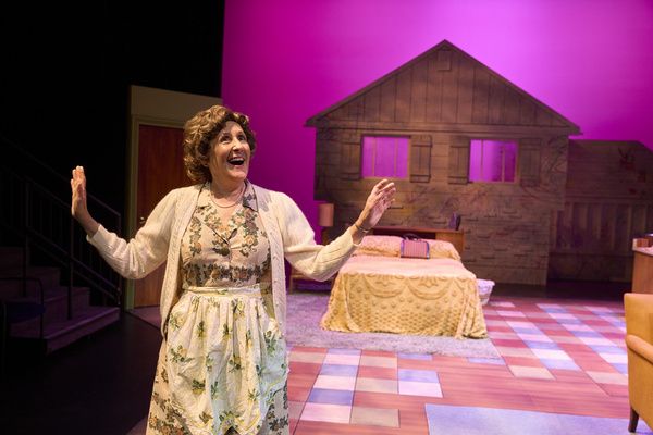 Photos: ERMA BOMBECK: AT WIT'S END At Cleveland Play House  Image