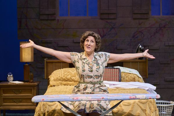 Photos: ERMA BOMBECK: AT WIT'S END At Cleveland Play House  Image