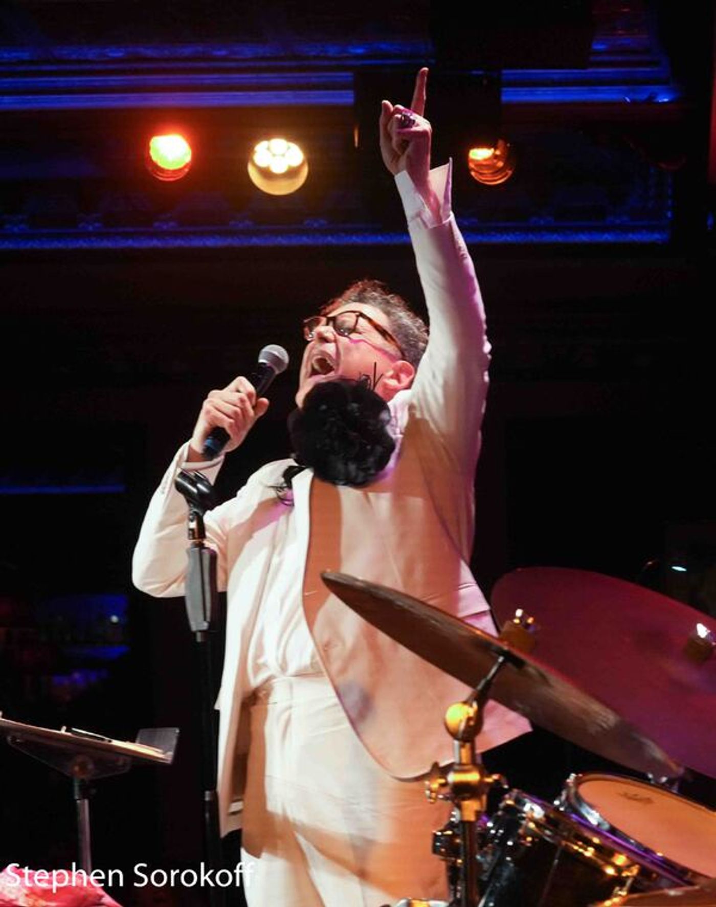 Photos: Isaac Mizrahi Performs at 54 Below  Image