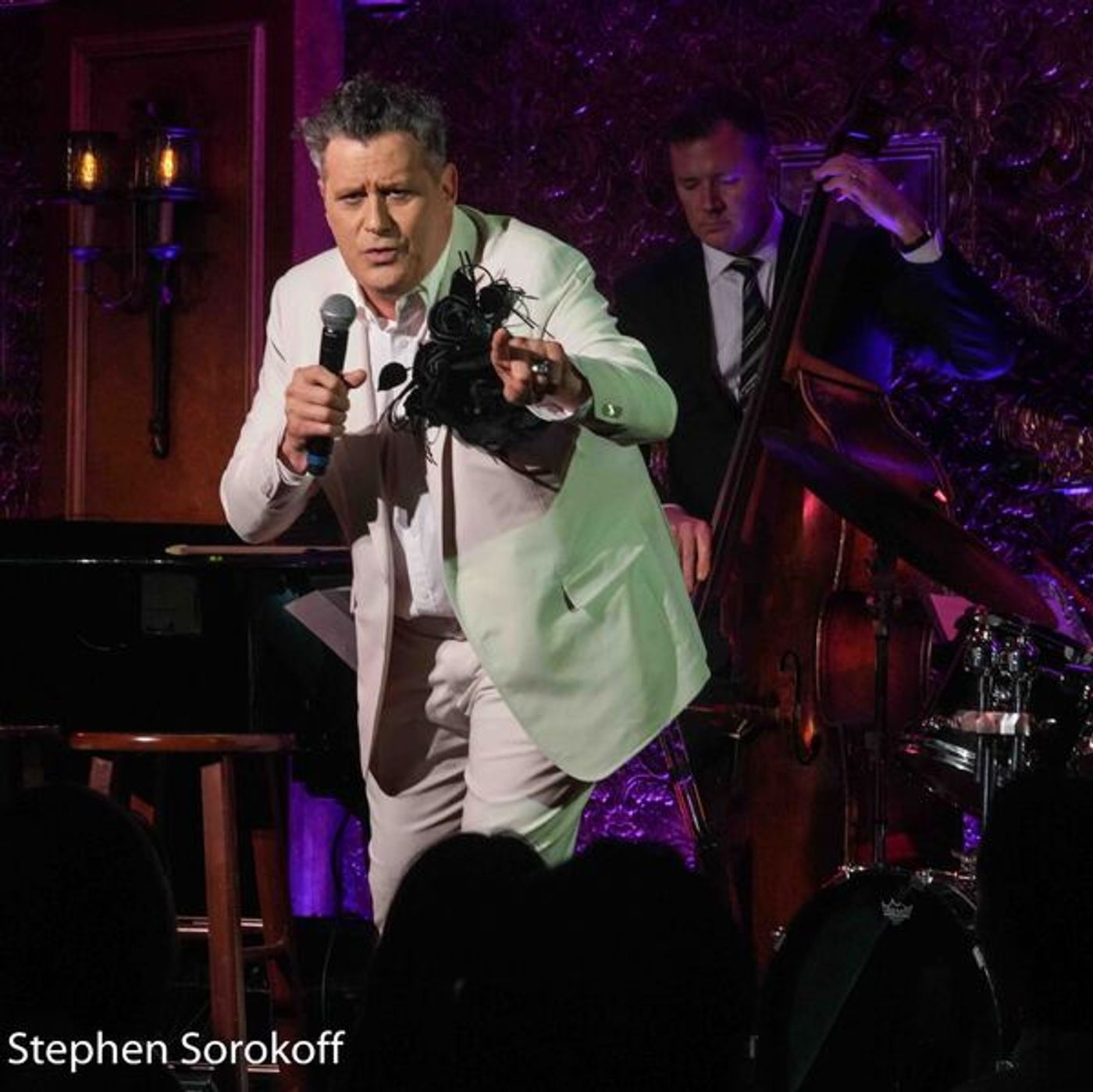 Photos: Isaac Mizrahi Performs at 54 Below  Image